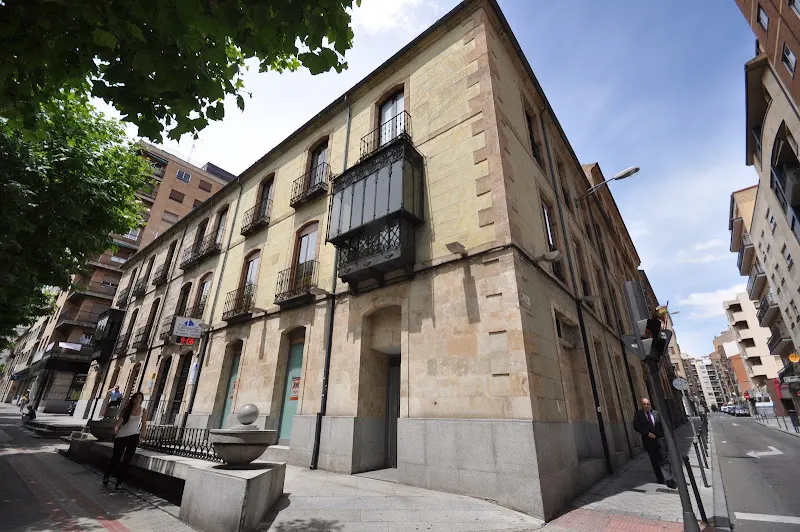 Gestoría Lafisconta - Consultora de administración empresarial en Salamanca - foto 2