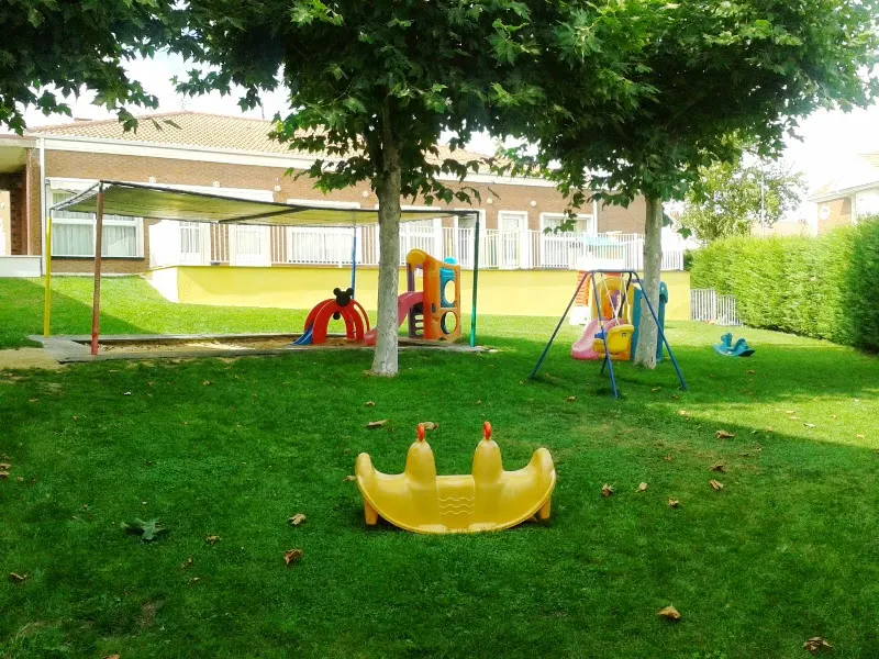 Centro Infantil Cabrerizos - Centro escolar en Villamayor - foto 2