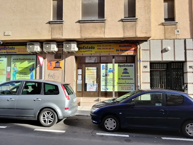 OpoEstado Academia Auxiliar Administrativo, TCAE Aux. Enfermería, Celador e Instituciones Penitenciarias - Academia de exámenes civiles en Salamanca - foto 2