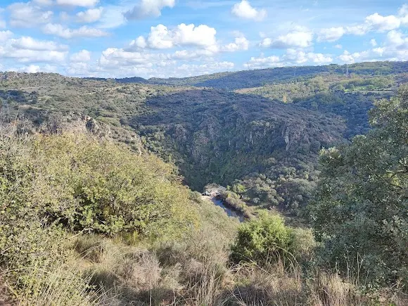 Aparcamiento del Pozo de los Humos en Masueco - Aparcamiento gratuito en Salamanca