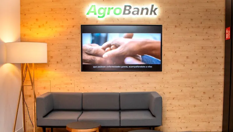 CaixaBank Agrobank - Banco en Villamayor - foto 2