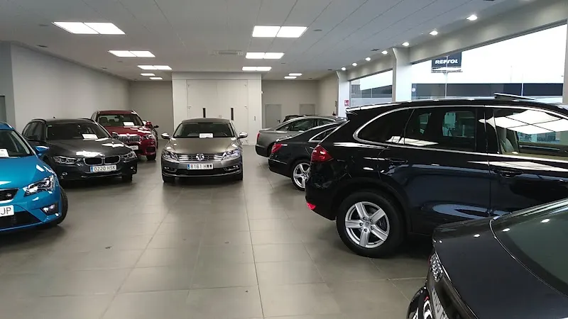 Diber Cars Salamanca - Tienda de vehículos de segunda mano y de ocasión en Carbajosa de la Sagrada - foto 3