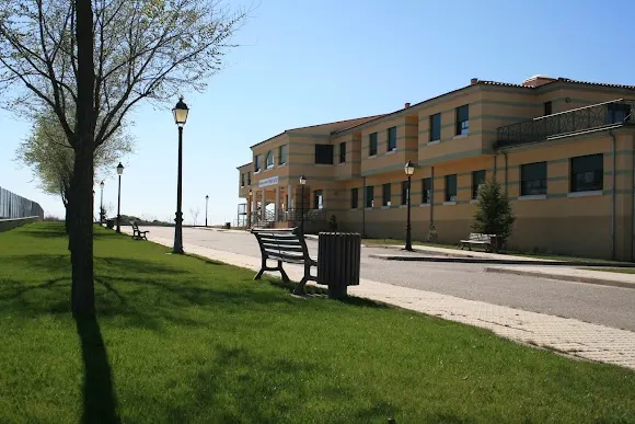 Residencia Para Mayores Abadengo - La Fuente de San Esteban - - Residencia de ancianos en Ciudad Rodrigo