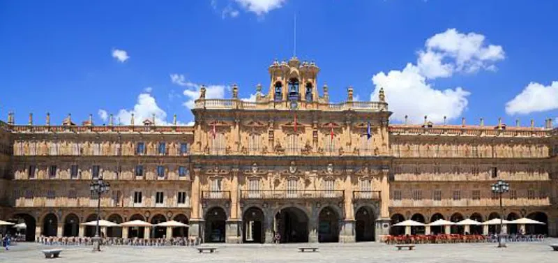 Ayuntamiento de Salmoral - Ayuntamiento en Salamanca