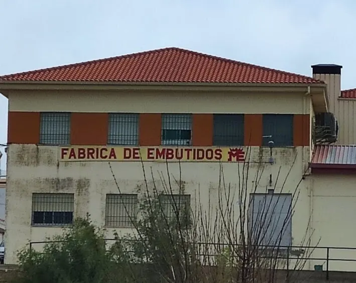 Mario y Enrique González S.A. - Tienda de jamones en Frades de la Sierra - foto 2