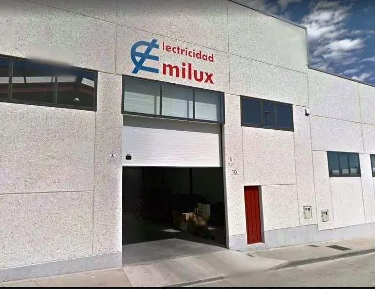 ELECTRICIDAD EMILUX S.L. - Servicio de instalación eléctrica en Ledesma - foto 2