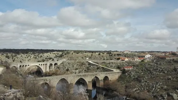 Albergue Turístico Los Mesones de Ledesma - Alojamiento con servicio en Salamanca