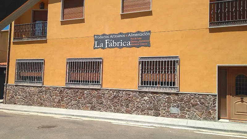 La Fábrica - Supermercado en Serradilla del Arroyo - foto 2