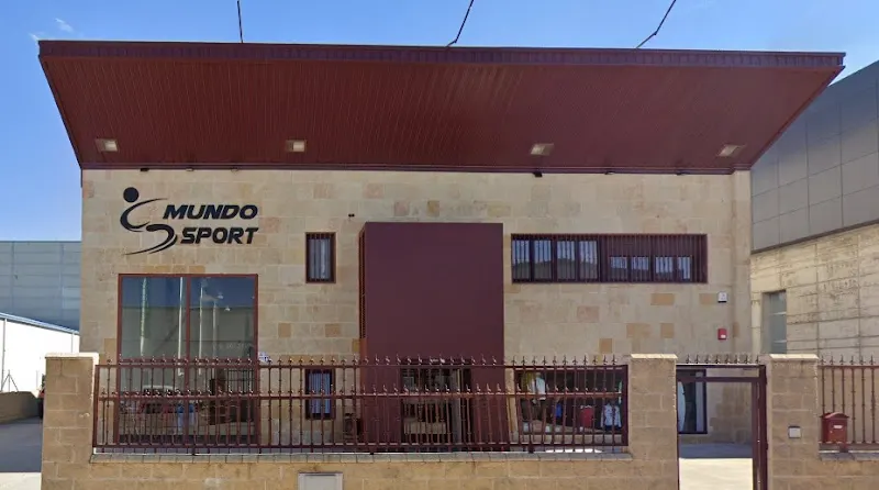 Mundo Sport - Tienda de deportes en Carbajosa de la Sagrada - foto 3