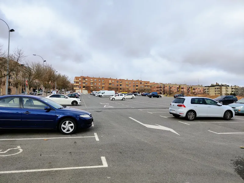 Aparcamiento público gratuito en superficie de "Las Bernardas"