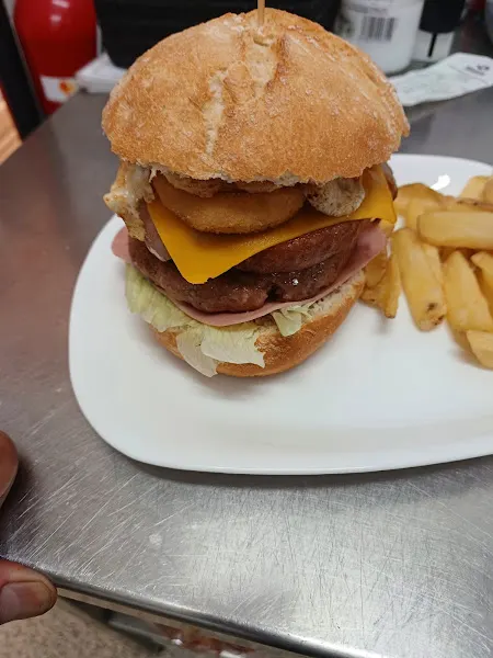 Parki Reyna - Cafetería en Villares de la Reina - foto 2