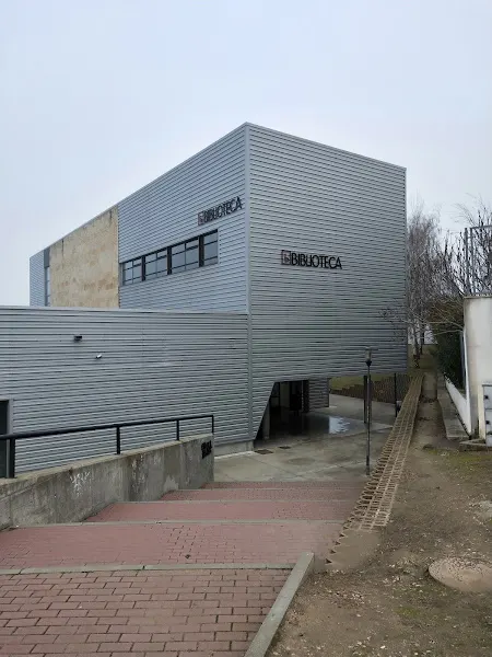Biblioteca Publica Municipal de Villamayor - Biblioteca pública en Villamayor - foto 2