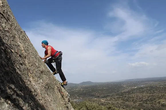 Vías de escalada el Risco de Santibáñez - Béjar