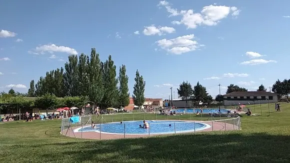 Piscina pública de Fuenteguinaldo (Jul-Ago) - Fuenteguinaldo