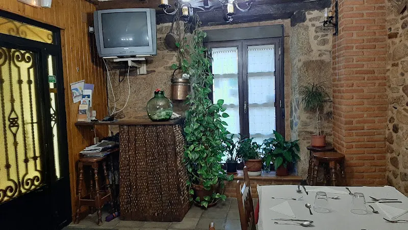 Hostal restaurante La Buhardilla - Hotel en Barruecopardo - foto 2