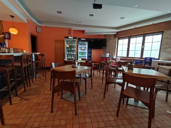 Bar La Plaza - Cafetería en Villamayor