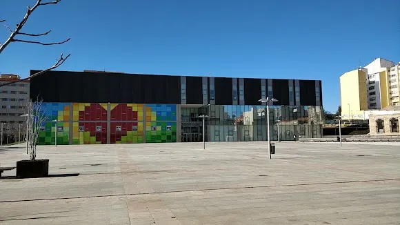 Centro Municipal Integrado Julián Sánchez el Charro