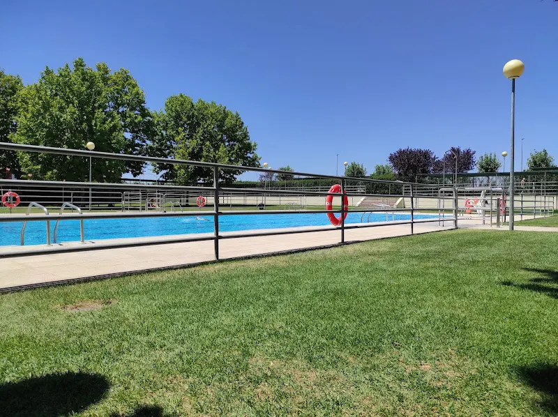 Piscinas Municipales de Cabrerizos - Piscina pública en Villamayor - foto 2