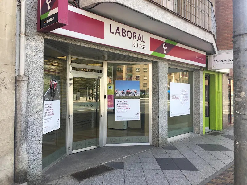 LABORAL Kutxa Salamanca - Plaza San Antonio - Salamanca