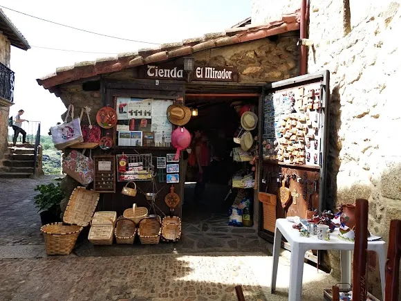 Hermanos Pavón Bar