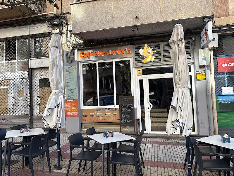 Cafe bar jerrys