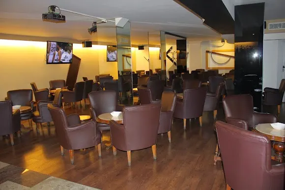 ▷ Pub Monumental - Bar de Copas y Espacio para Eventos en Salamanca - Pub irlandés en Salamanca