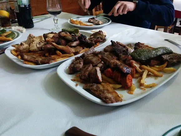 Mesón la Parada (Ctra Béjar, n°36)
