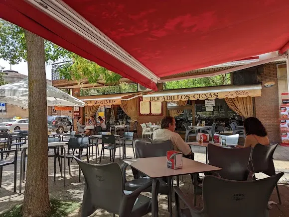 Cafetería, Bar, Restaurante "La Villa"