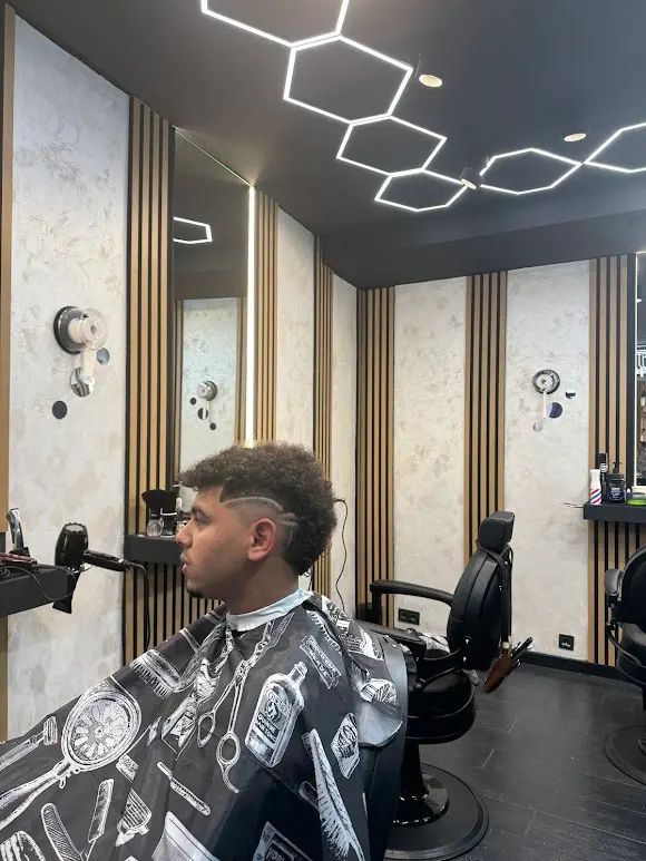 Peluqueria Barberia Emilio Plaza Mayor Salamanca. Prótesis Capilares