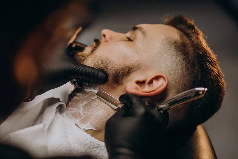 BARBERÍA CÉSAR VALDIVIA - Barbería en Salamanca - foto 2