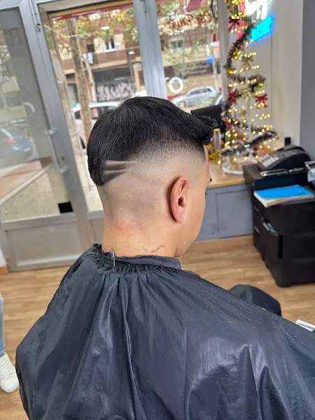 Peluquería Barbería Nueva Imagen Luis - Barbería en Salamanca - foto 2
