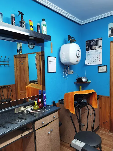 Peluquería de caballeros Justo - Barbería en Salamanca - foto 2