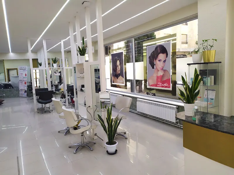 Dania Peluquerías - Peluquería en Salamanca - foto 2