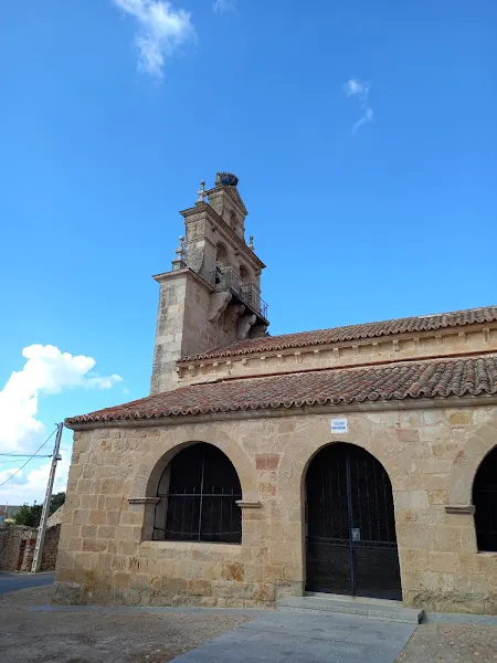 Iglesia de Santa María la Mayor - Iglesia católica en Almenara de Tormes - foto 2