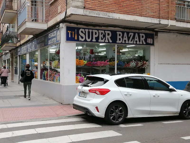Super Bazar - Bazar en Salamanca - foto 2