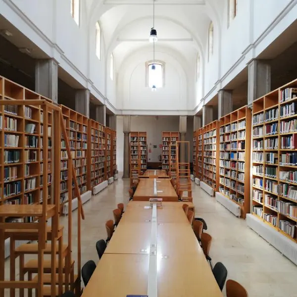 Biblioteca de la Facultad de Filología - Biblioteca universitaria en Salamanca - foto 2