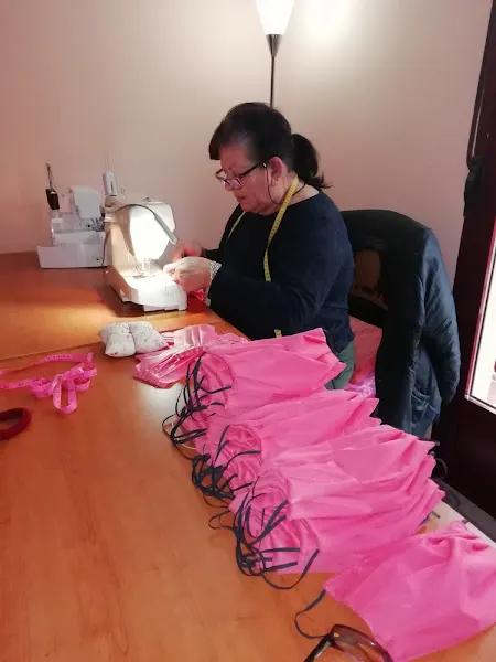 Modista Sedecrem - El Taller de Costura de Salamanca by Clara Mercedes - Tienda de costura en Carbajosa de la Sagrada - foto 2