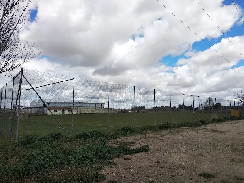 Campo municipal de futbol - Encinas de Abajo