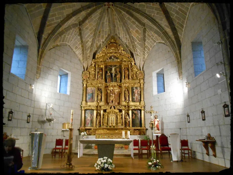 Iglesia Parroquial de la Santa Cruz - Iglesia católica en Cespedosa de Tormes - foto 2
