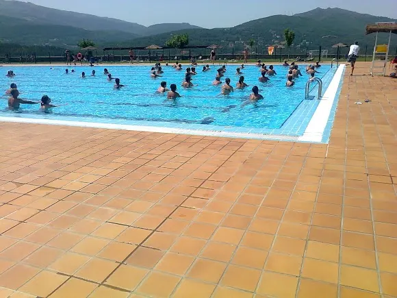 PISCINAS MUNICIPALES LA CERRALLANA