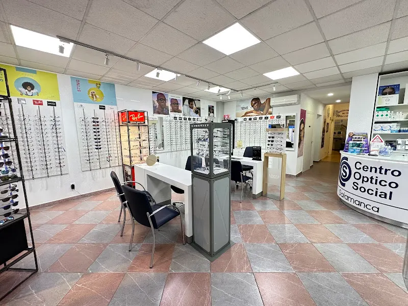 Centro Óptico Social / Óptica , Audífonos , Lentes de contacto - Óptica en Salamanca - foto 2
