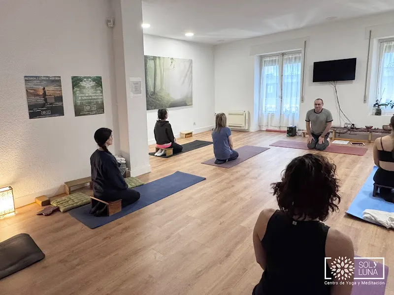 Centro de Yoga y Meditación "Sol y Luna" en Salamanca
