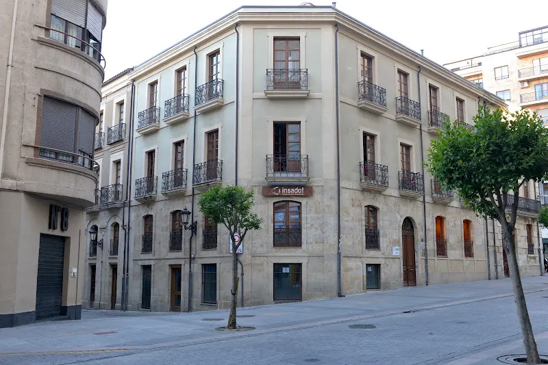 Clínica INSADOF (Instituto Salmantino de Oftalmología) - Clínica de oftalmología en Salamanca