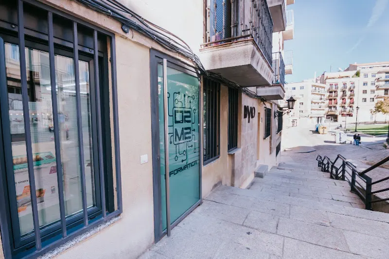 O2M2 informática - Tienda de informática en Salamanca - foto 2