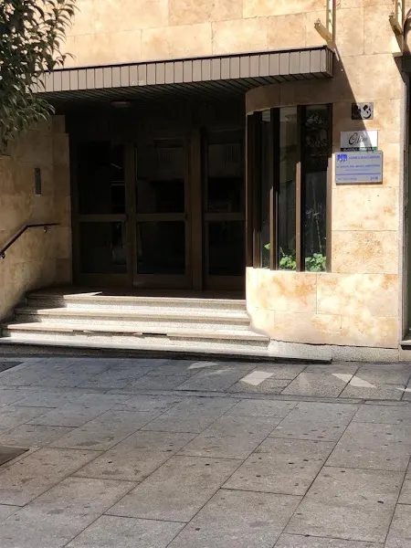 CLINICA DENTAL DR. SAN MIGUEL en Salamanca