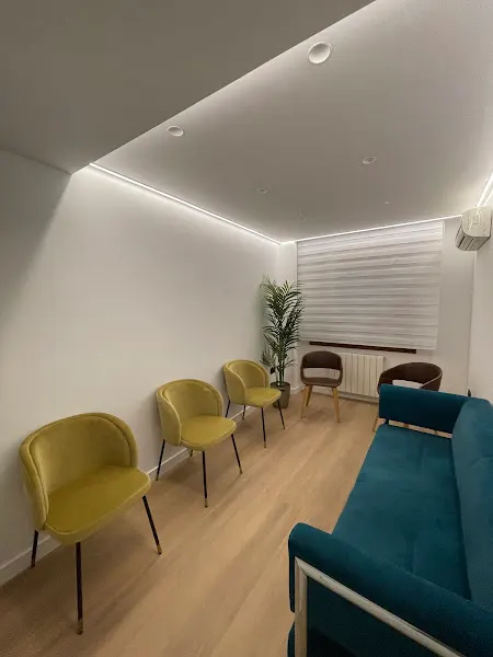 CLINICA DENTAL ALFARO Salamanca - Dentista en Salamanca - foto 2