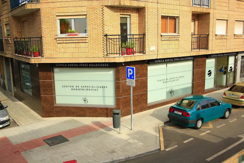 Clínica Dental Pérez Ballesteros - Clínica dental en Salamanca - foto 2