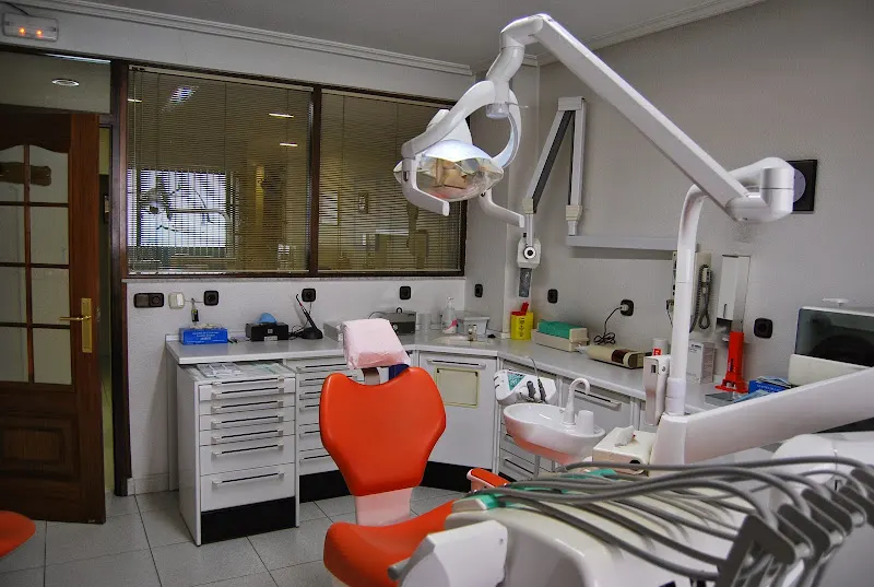 CLÍNICA DENTAL LOBATO en Salamanca