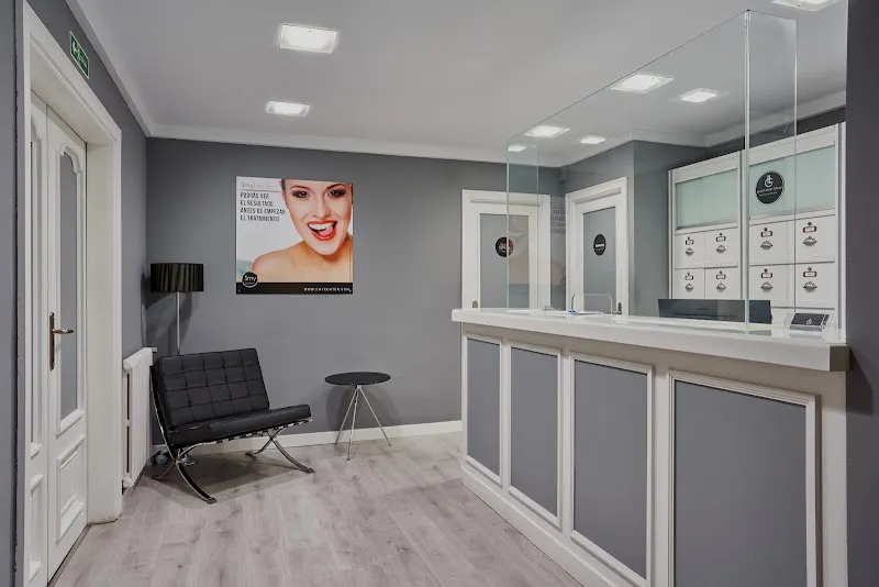 Ignacio López Gómez - Clínica dental en Salamanca - foto 2