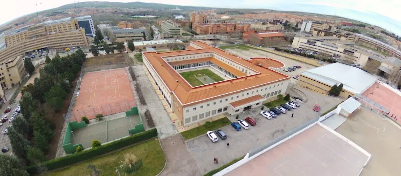 Colegio Mayor "Centro Universitario Marista" (CUM) Salamanca - Residencia de estudiantes en Salamanca - foto 2
